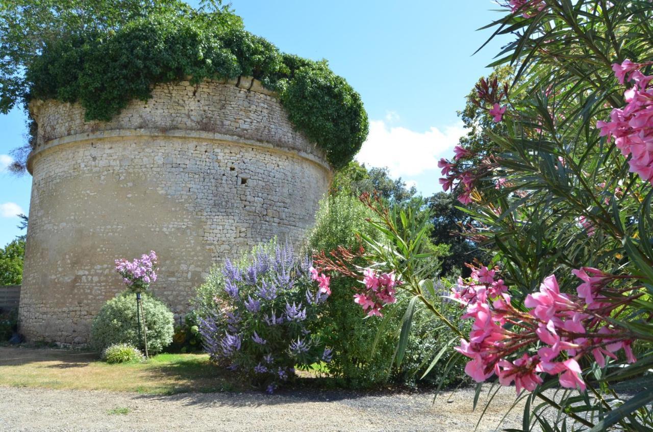 Gite De St Hilaire Soubise Exterior photo